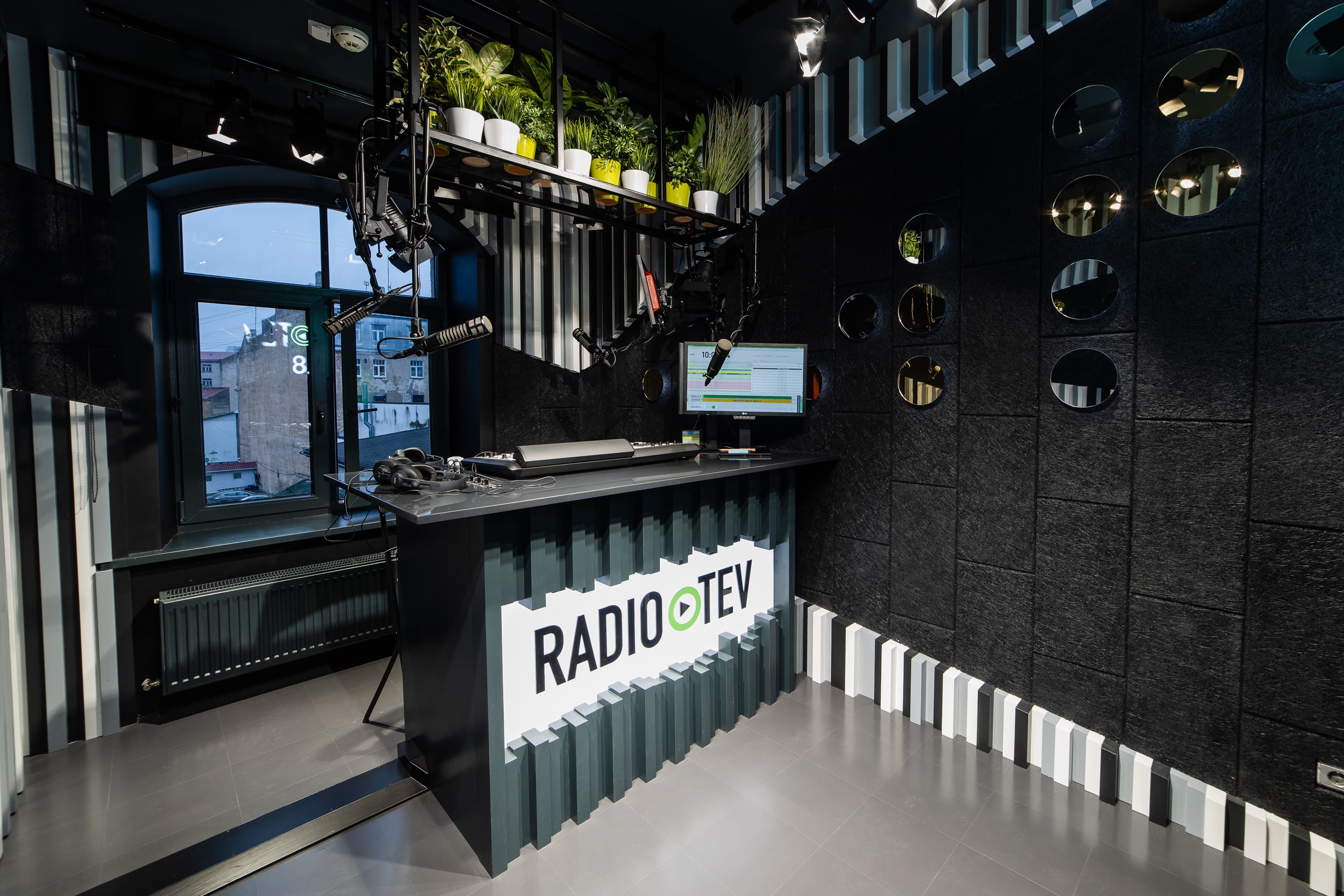 RADIO TEV RT